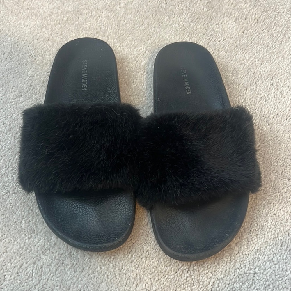 Steve Madden fur slides - size 9